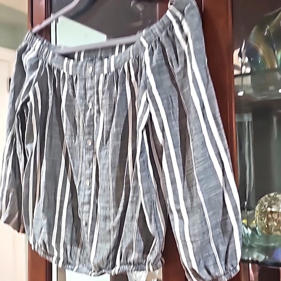 Dynamite Off The Shoulders Top Gray/white stripes size xs - Picture 7 of 10